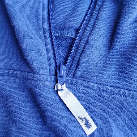 Vineyard Vines Quarter-Zip - Picture 3 of 5